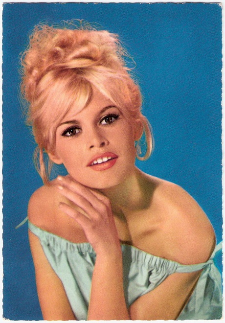 hairstyles-1960s-women-30_7 Hairstyles 1960s women