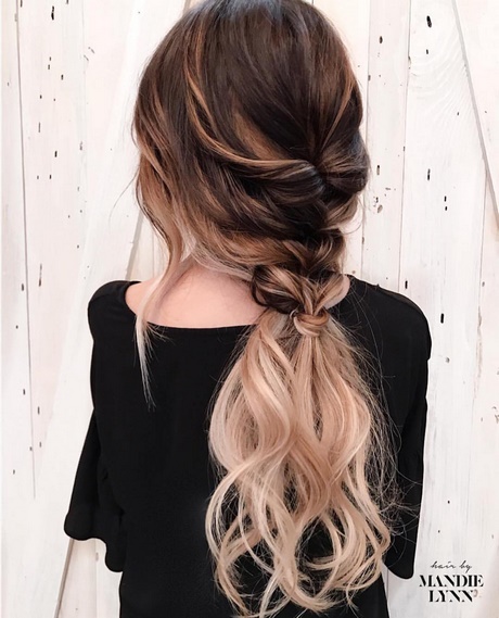 hairstyles-2-ponytails-72_17 Hairstyles 2 ponytails