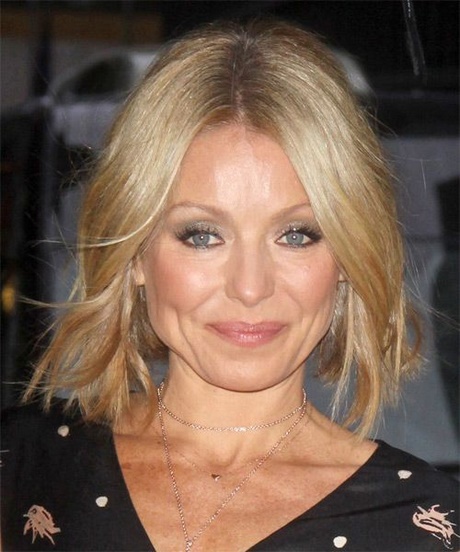 hairstyles-kelly-ripa-92_10 Hairstyles kelly ripa