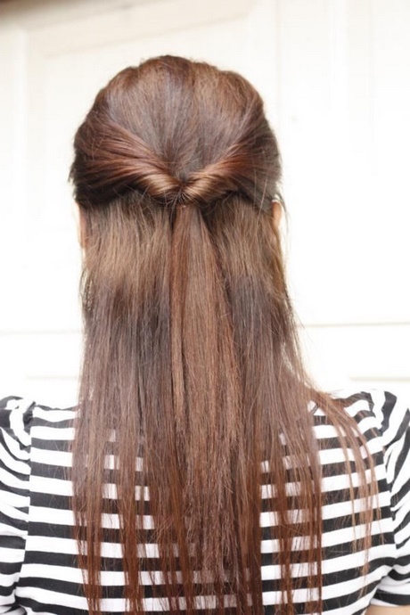 simple-hairdos-for-long-straight-hair-21_10 Simple hairdos for long straight hair