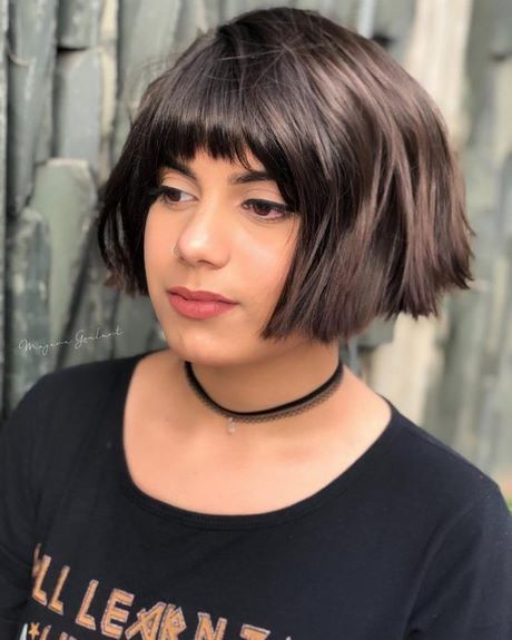 best-haircut-for-round-face-female-2020-73_18 Best haircut for round face female 2020