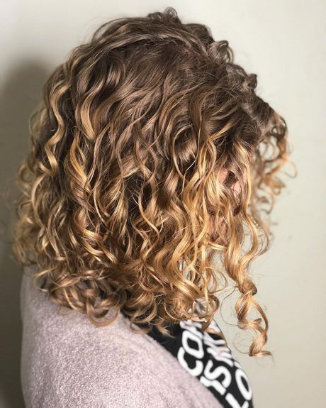 best-haircuts-for-curly-hair-2020-97_8 Best haircuts for curly hair 2020