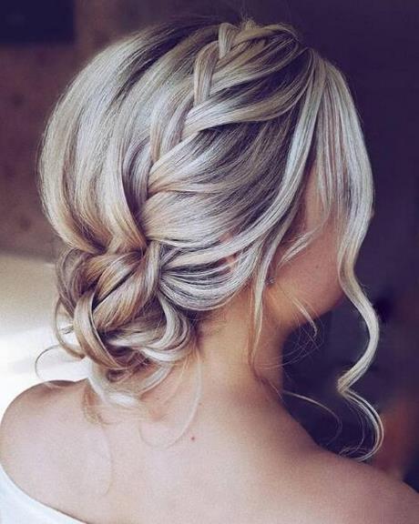 bridesmaid-hairstyles-2020-85_9 Bridesmaid hairstyles 2020