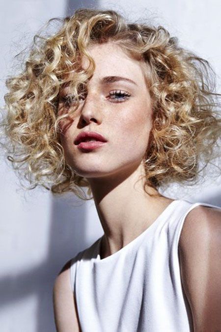 curly-bob-hairstyles-2020-18_10 Curly bob hairstyles 2020