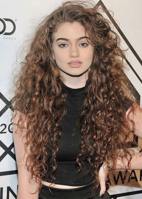 curly-hairstyles-for-long-hair-2020-80_3 Curly hairstyles for long hair 2020