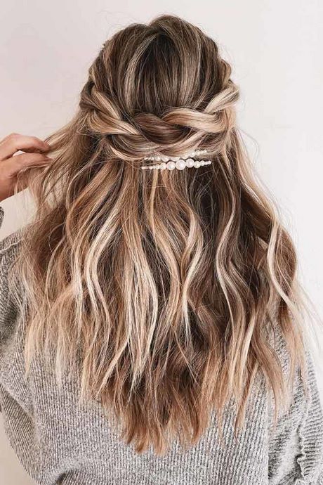 cute-prom-hairstyles-for-long-hair-2020-50_16 Cute prom hairstyles for long hair 2020