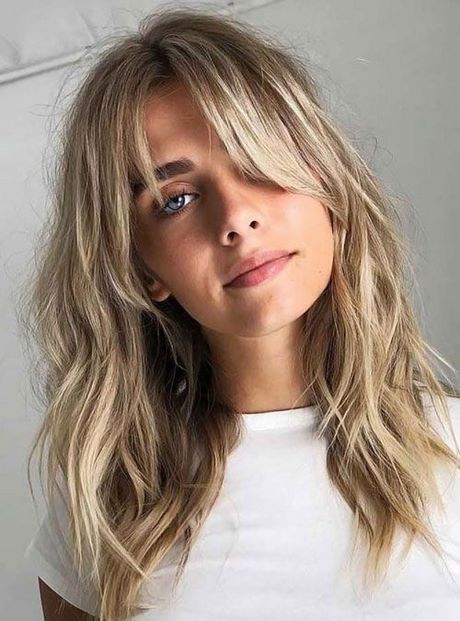 long-haircuts-with-side-bangs-2020-93_15 Long haircuts with side bangs 2020