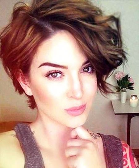 short-wavy-hairstyles-2020-05_5 Short wavy hairstyles 2020