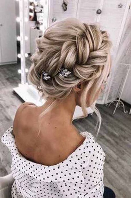 best-hair-updos-2021-25_2 Best hair updos 2021