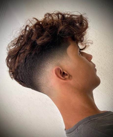 best-haircuts-for-curly-hair-2021-47_18 Best haircuts for curly hair 2021