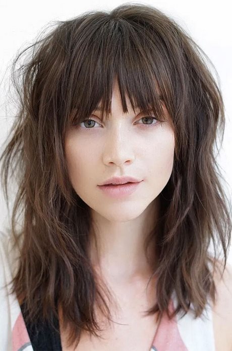 best-hairstyles-with-bangs-2021-61_9 Best hairstyles with bangs 2021