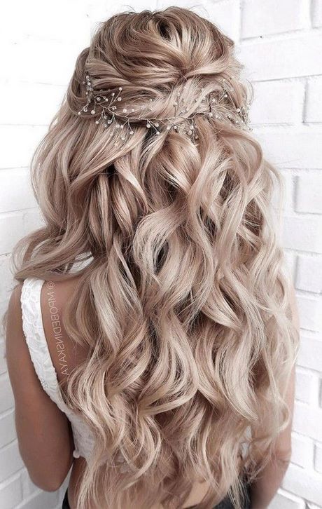 bridesmaid-hairstyles-2021-86_16 Bridesmaid hairstyles 2021