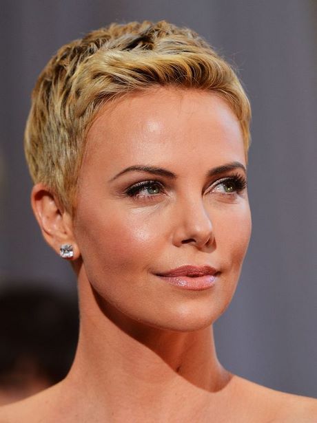 celebrities-with-short-hair-2021-39_16 Celebrities with short hair 2021