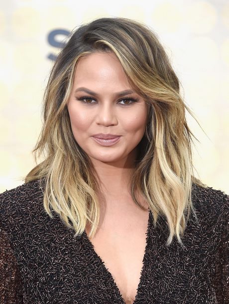 chrissy-teigen-hair-color-2021-44_10 Chrissy teigen hair color 2021