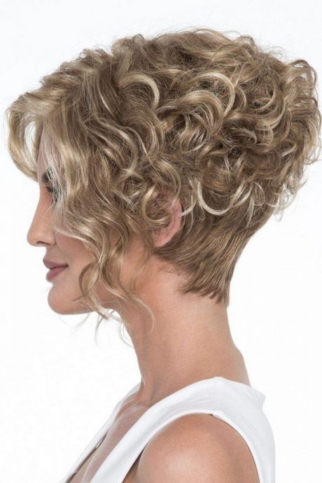 curly-bob-hairstyles-2021-51_5 Curly bob hairstyles 2021