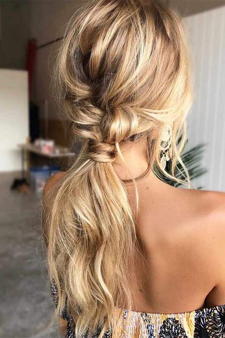 cute-prom-hairstyles-2021-23_10 Cute prom hairstyles 2021