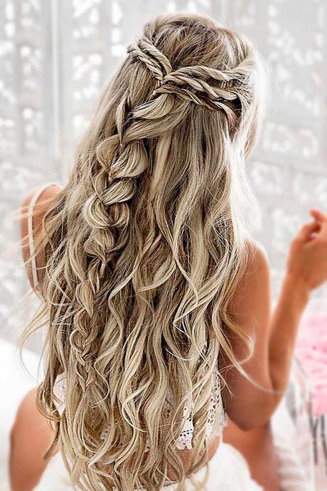 cute-prom-hairstyles-2021-23_18 Cute prom hairstyles 2021