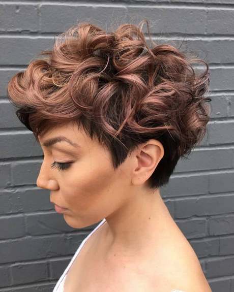 cute-short-curly-haircuts-2021-06_12 Cute short curly haircuts 2021