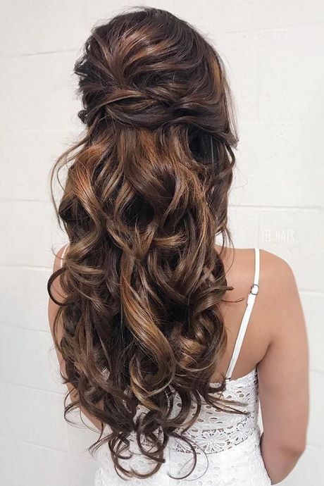 hair-for-bridesmaids-2021-19_5 Hair for bridesmaids 2021