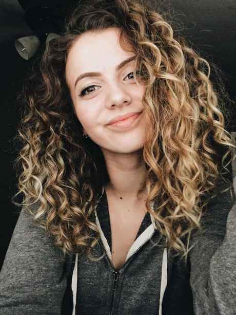 hairstyles-for-natural-curly-hair-2021-67_6 Hairstyles for natural curly hair 2021