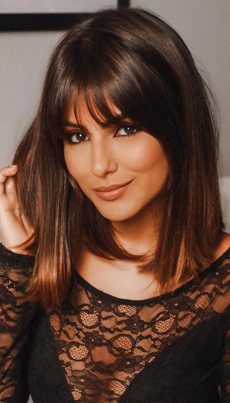 hairstyles-with-long-bangs-2021-19_9 Hairstyles with long bangs 2021