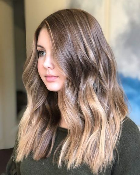 long-hairstyles-for-round-faces-2021-38_4 Long hairstyles for round faces 2021