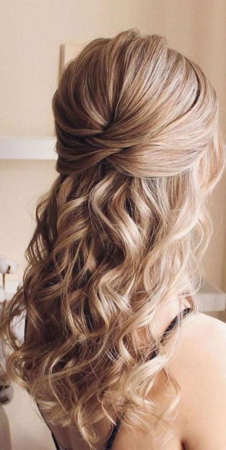 new-prom-hairstyles-2021-31_10 New prom hairstyles 2021