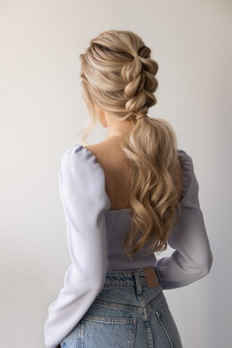 prom-braided-hairstyles-2021-09_16 Prom braided hairstyles 2021