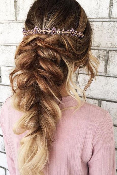 prom-braided-hairstyles-2021-09_4 Prom braided hairstyles 2021