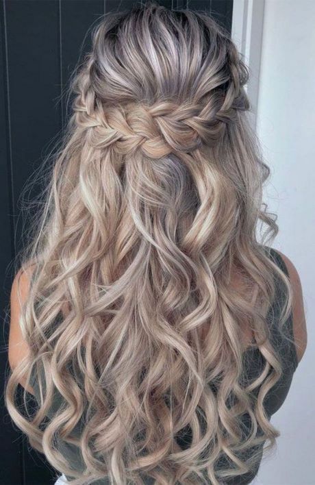 prom-hairstyles-for-medium-hair-2021-80_2 Prom hairstyles for medium hair 2021