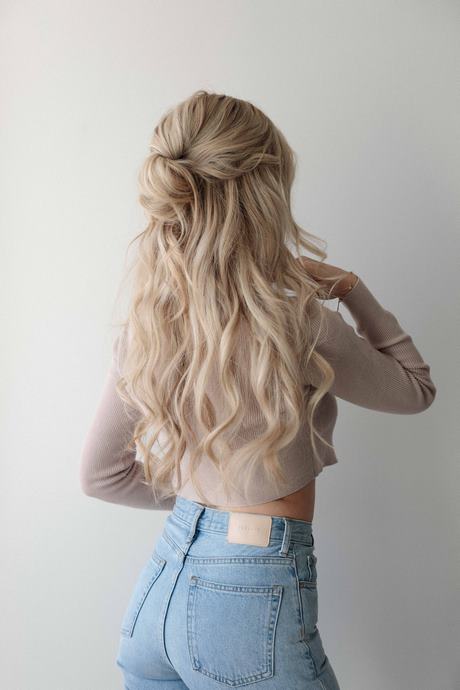 prom-updos-for-long-hair-2021-93_17 Prom updos for long hair 2021