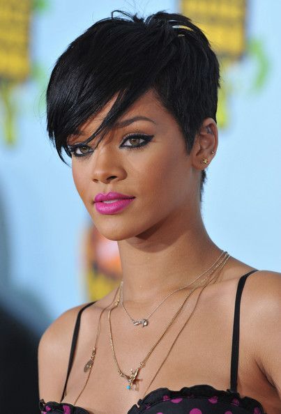 rihanna-short-hair-styles-2021-48_14 Rihanna short hair styles 2021