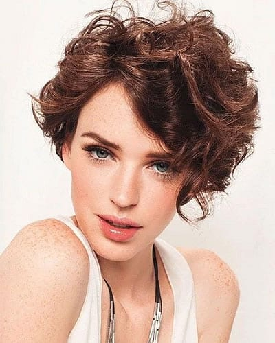 short-curly-hairstyles-for-women-2021-82 Short curly hairstyles for women 2021