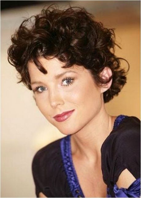 short-naturally-curly-hairstyles-2021-39_10 Short naturally curly hairstyles 2021