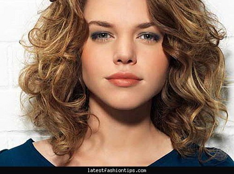 latest-curly-hairstyles-2016-21_5 Latest curly hairstyles 2016