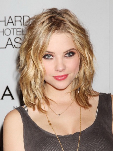 best-haircut-for-round-face-wavy-hair-47_4 Best haircut for round face wavy hair