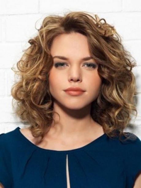 best-haircut-for-wavy-hair-and-round-face-50_5 Best haircut for wavy hair and round face