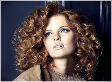 best-hairstyles-for-long-curly-hair-32_6 Best hairstyles for long curly hair