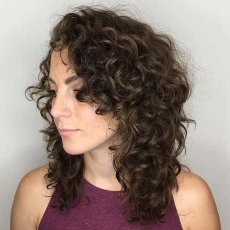 cool-haircuts-for-curly-hair-33_9 Cool haircuts for curly hair