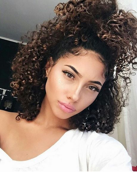 curly-hairstyles-for-naturally-curly-hair-38_8 Curly hairstyles for naturally curly hair