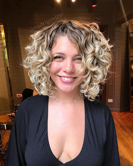 cute-short-curly-haircuts-2019-43_15 Cute short curly haircuts 2019