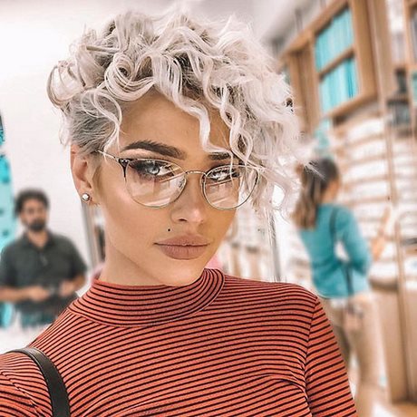 cute-short-curly-haircuts-2019-43_9 Cute short curly haircuts 2019