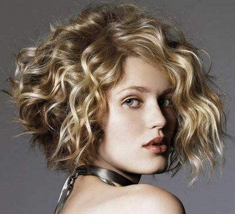 haircut-for-curly-hair-round-face-01_14 Haircut for curly hair round face