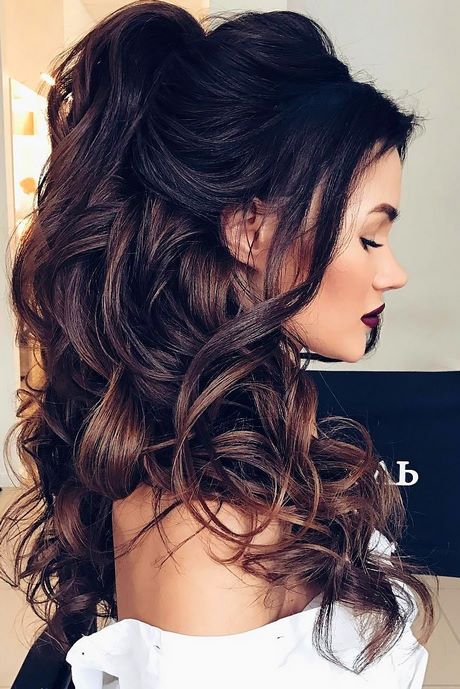 hairstyles-for-curled-hair-54_4 Hairstyles for curled hair