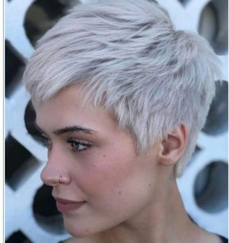 hairstyles-for-short-hair-and-round-face-95 Hairstyles for short hair and round face