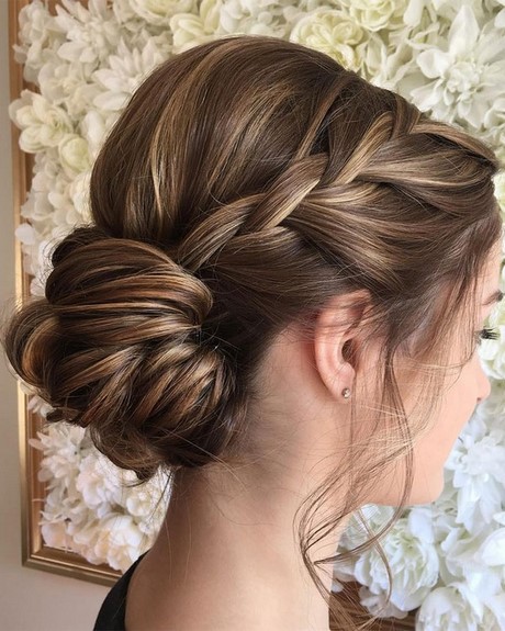 low-updo-hairstyles-15_10 Low updo hairstyles