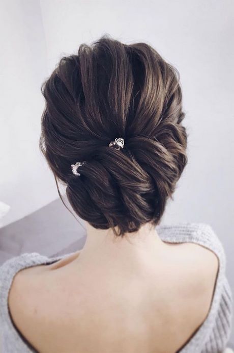 medium-hair-updos-2019-80_17 Medium hair updos 2019