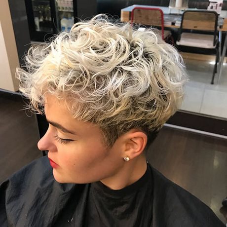 short-curly-cuts-2019-85_19 Short curly cuts 2019