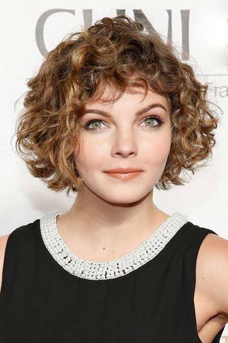short-haircuts-with-bangs-for-curly-hair-71_12 Short haircuts with bangs for curly hair