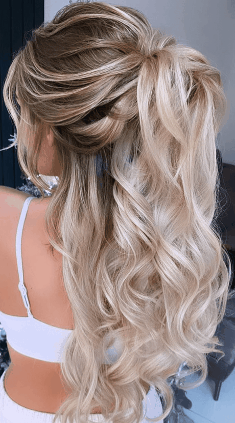 2022-half-up-hairstyles-64 2022 half up hairstyles